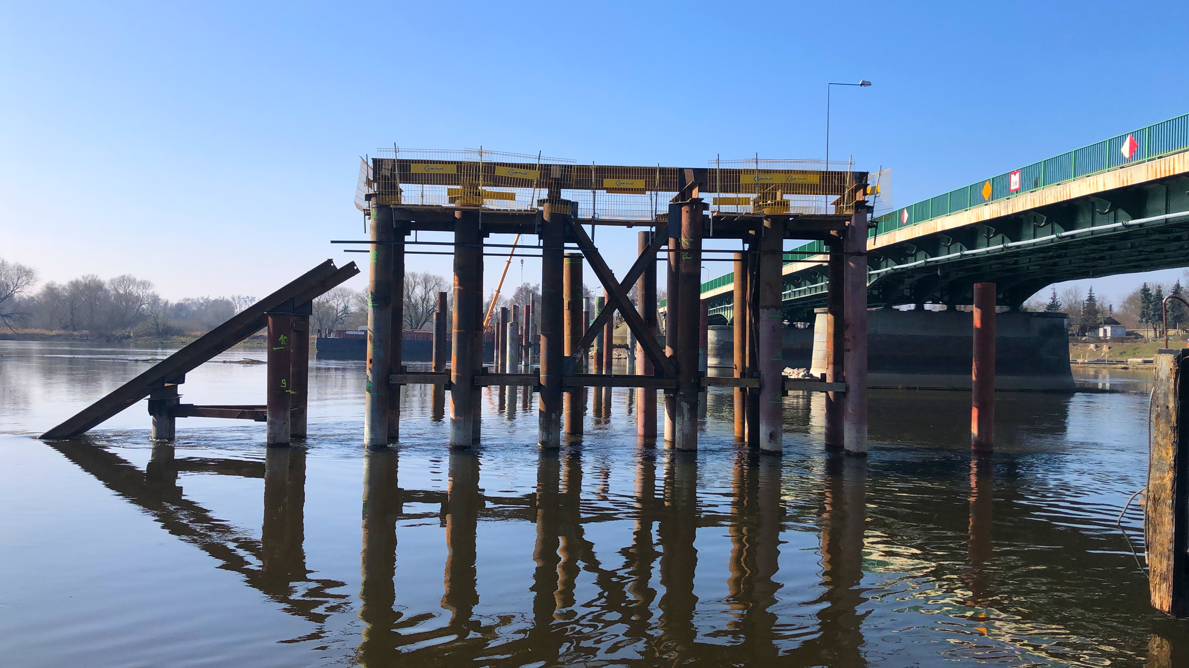 Przebudowa mostu w celu zapewnienia minimalnego prześwitu – most drogowy w km 2,45 rzeki Warty w Kostrzynie nad Odrą